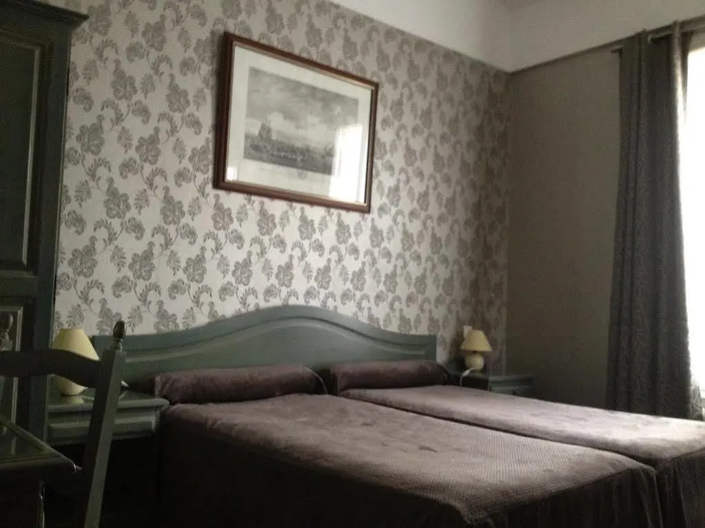 Hotel Boileau Paris 3*,